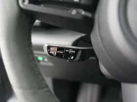 Porsche Macan (2024) thumbnail 24