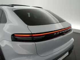 Porsche Macan (2024) thumbnail 42