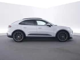 Porsche Macan (2024) thumbnail 6