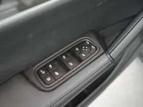 Porsche Cayenne (2024) thumbnail 17