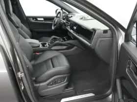 Porsche Cayenne (2024) thumbnail 35