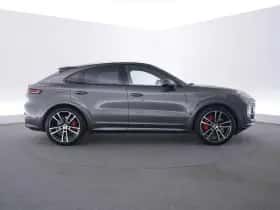 Porsche Cayenne (2024) thumbnail 6