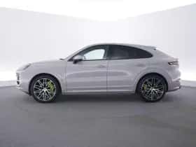 Porsche Cayenne (2024) thumbnail 2