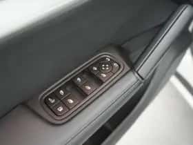 Porsche Cayenne (2024) thumbnail 16
