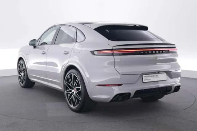 Porsche Cayenne (2024) thumbnail 3