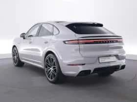 Porsche Cayenne (2024) thumbnail 3