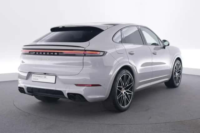 Porsche Cayenne (2024) thumbnail 5
