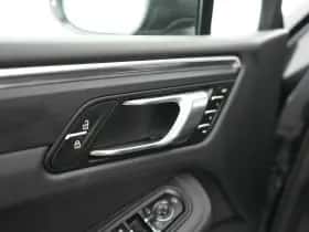 Porsche Macan (2022) thumbnail 14
