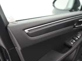 Porsche Macan (2022) thumbnail 16
