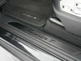 Porsche Macan (2022) thumbnail 19