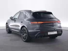 Porsche Macan (2022) thumbnail 3