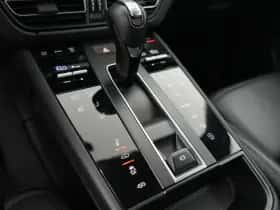 Porsche Macan (2022) thumbnail 29