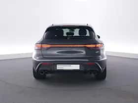 Porsche Macan (2022) thumbnail 4