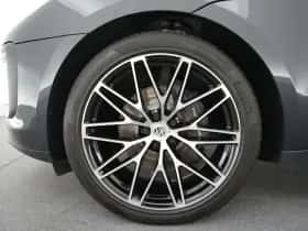 Porsche Macan (2022) thumbnail 41