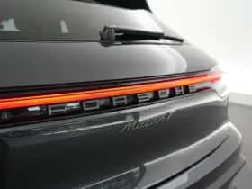 Porsche Macan (2022) thumbnail 43
