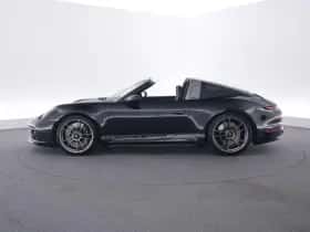 Porsche 911 (2024) thumbnail 2