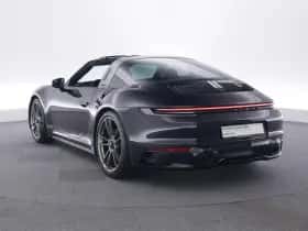 Porsche 911 (2024) thumbnail 3