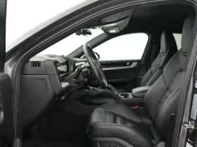 Porsche Cayenne (2024) thumbnail 13
