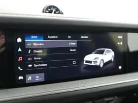 Porsche Cayenne (2024) thumbnail 24