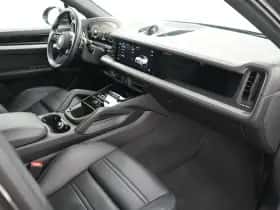 Porsche Cayenne (2024) thumbnail 30