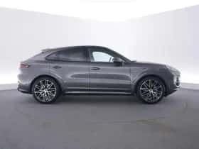 Porsche Cayenne (2024) thumbnail 6