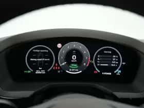 Porsche Panamera (2024) thumbnail 24