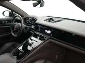 Porsche Panamera (2024) thumbnail 37