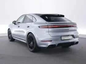 Porsche Cayenne (2026) thumbnail 3