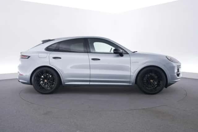 Porsche Cayenne (2026) thumbnail 6