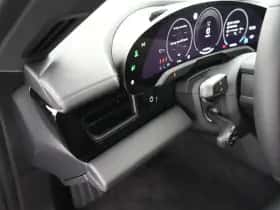 Porsche Taycan (2026) thumbnail 21