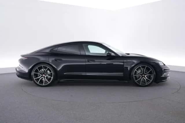 Porsche Taycan (2026) thumbnail 6