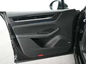 Porsche Macan (2026) thumbnail 18