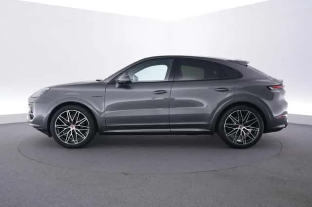 Porsche Cayenne (2026) thumbnail 2