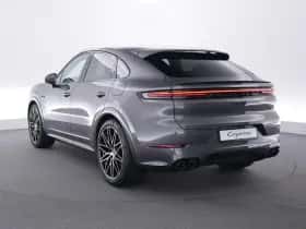 Porsche Cayenne (2026) thumbnail 3