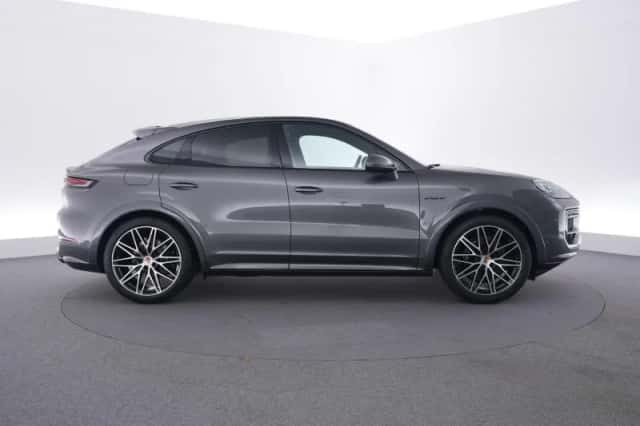 Porsche Cayenne (2026) thumbnail 6
