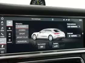 Porsche Panamera (2018) thumbnail 24