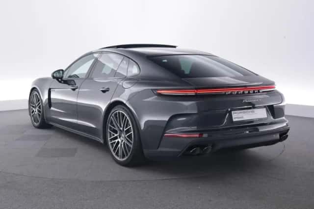 Porsche Panamera (2024) thumbnail 3