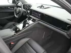 Porsche Panamera (2024) thumbnail 30