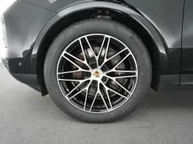 Porsche Cayenne (2023) thumbnail 36