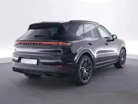 Porsche Cayenne (2023) thumbnail 5