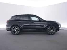 Porsche Cayenne (2023) thumbnail 6