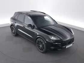 Porsche Cayenne (2023) thumbnail 9