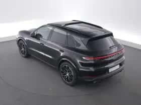 Porsche Cayenne (2023) thumbnail 10