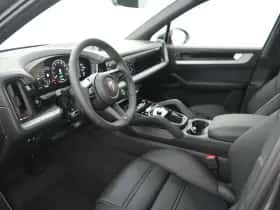 Porsche Cayenne (2025) thumbnail 11