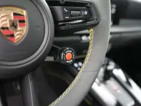 Porsche 911 (2025) thumbnail 21