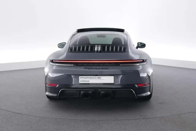 Porsche 911 (2025) thumbnail 4