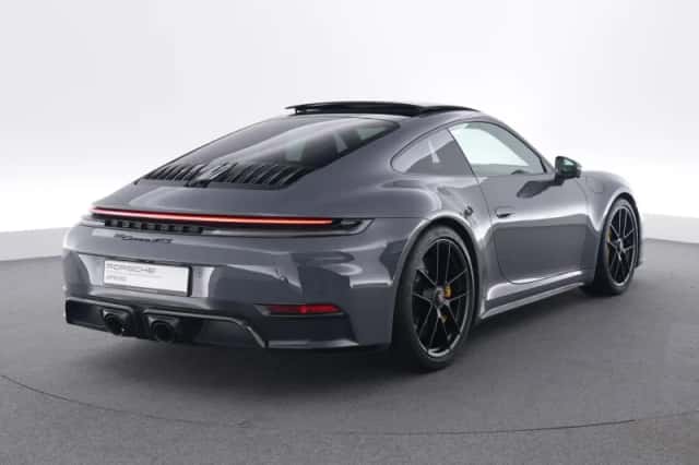 Porsche 911 (2025) thumbnail 5