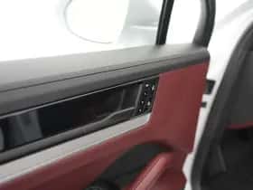 Porsche Cayenne (2024) thumbnail 13