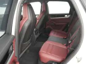Porsche Cayenne (2024) thumbnail 29