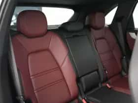 Porsche Cayenne (2024) thumbnail 30